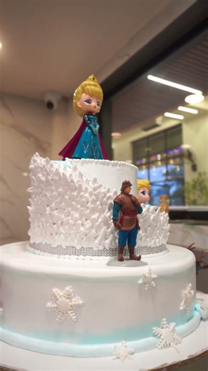 This Frozen Castle Cake Left Everyone Speechless | Elsa Theme Birthday Cake