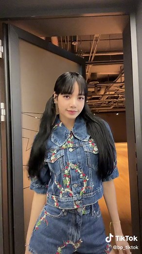 Shut down 🚪💞 #ShutDown #BLACKPINK | Lisa BlackPink