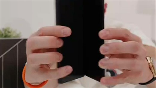 完全展开约9mm超薄机身，轻薄与实力兼得~