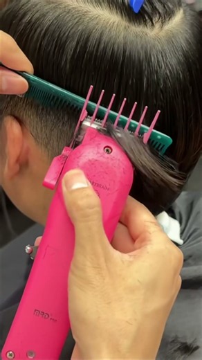 Test the sharpness by making a baseline #usashorts #barbershop #barbertools