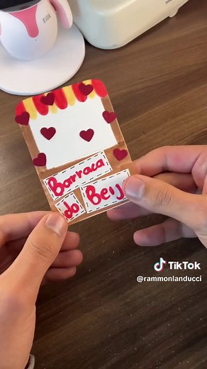 Como Fazer Cartão de Festa Junina: Barraca do Beijo
