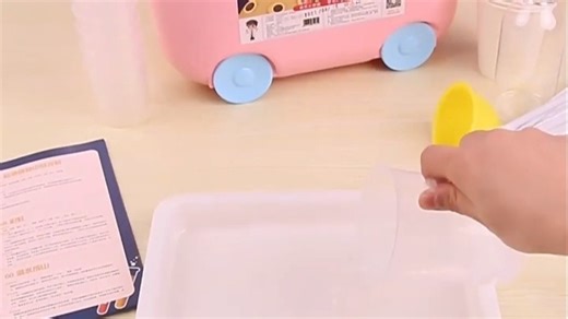 这款【小米智能家居灯】，光线柔和不刺眼，支持手机控制调节亮度，睡前关灯一触即达，让卧室氛围更温馨，朋友来访都夸有品位，实用又上档次。