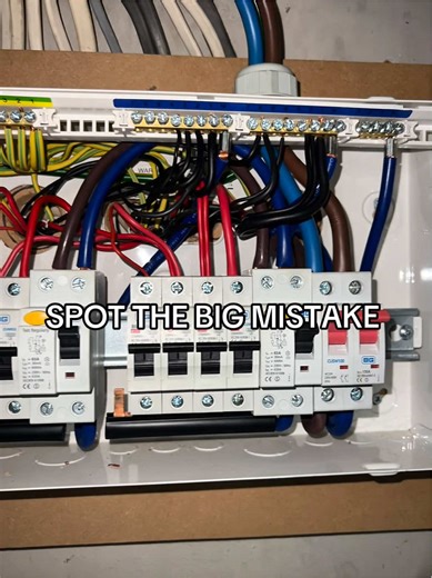 Spot the big mistake hiding in this fusebox… one small error like this can cause serious problems if you don’t catch it. Think you can see what’s wrong before someone flips the switch? #electricianlife #fusebox #electricalwork #tradesman #spotthemistake ⚡