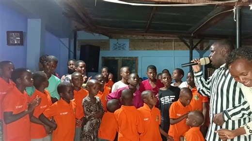 Denno Music Beautiful performance in Mwanza Tanzania🇹🇿 Watoto Wa Africa Children's Home responded to the latest song Ninaona so well,#totheworld🌍 #Thelightmentorship#Amanigol#motivation #inspiration #tanzaniantiktok🇹🇿 #global #fypシ゚viral #believe #kenyansabroad #truestory #mentorshp @ericgikonyo @Jessie @actress shex
