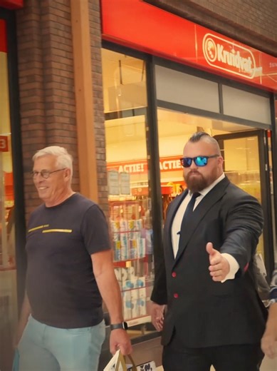 VIP Treatment Prank by Eddy and Dutch