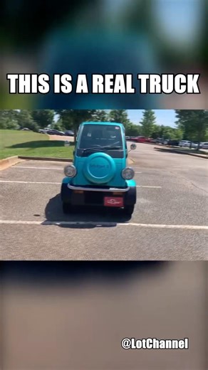 World’s SMALLEST Pickup Truck! Daihatsu JDM Kei Truck!