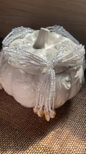 Mazo de obatala 🕊️🤍 Santeriaguide.com 🕯️ #santeriacubana #santeriayoruba #santeriaafrocubana👑 #santeria #babalawo #iyawo #santeros #fyp #fypシ #santeriaguide #orishayorubas😝😎📿🍀👍 #orisha #yoruba #santeriatiktok #obatala #hijosdeobatala #hijasdeobatala