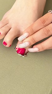 136K views · 136 reactions | Broma del dedo falso  | 123 GO Spanish | Facebook