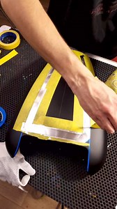 1M views · 22K reactions | Silver leaf, bevel effect #pinstriping #silverleaf #calligraphy #crafts #diy #freehand #finelinetape #yamaha #vmax | Alexander Timchenko | Facebook