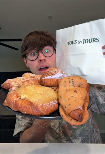 Indulge in Delicious Pastries: A Mukbang Experience