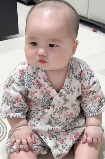 Look at that child, they make faces up.🥰❤️‍🔥😂🤣🍉🍑🥝❤️#baby #cute #babytok #kids #kidsoftiktok #funnybaby969 #cutebaby #babytiktok #funnybabyvideo #cutebaby