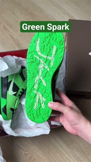 Travis Scott xJordan Jumpman Jack TR "Green Spark" #sneakers #jordanshoes #wallabees #jordanjumpman