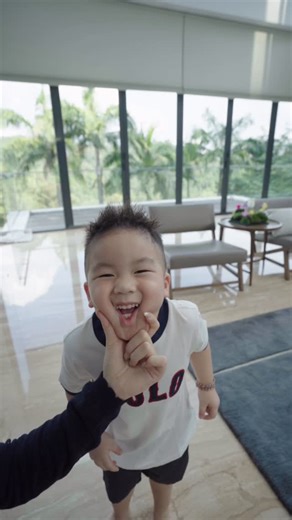 Shaine on Instagram: "我越来越相信，育儿的答案不在“别人说”，而在日复一日的观察里。他今天睡得更沉一点、食欲更好一点、笑得更亮一点， 这些小小的变化，会让妈妈的心慢慢安定下来。 Aptamil Kid C-SynB， 第一且唯一经验证的剖腹产配方奶粉。 不是为了追赶谁， 只是想让强壮成为日常， 让成长更踏实、更稳。 作为妈妈，我最大的愿望很简单： 愿他健康，愿他快乐，愿他被温柔地长大。 赶快到🔍Aptamil Mini Program领取Sample Pack吧！ #AptamilKIDCSynB #AptamilKID #StrongerImmunitySmarterFuture #AptamilKIDMiniProgram #TheOnlyCYouNeed CelebrateTheCInYou @aptamilkid"