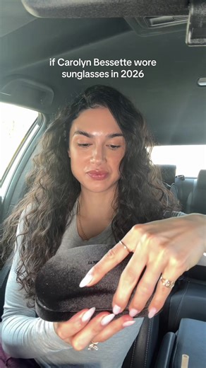 I may not have blonde straight hair, but it’s definitely giving Carolyn Bessette #oldmoneyaesthetic #fyp #sunglasses #tomford