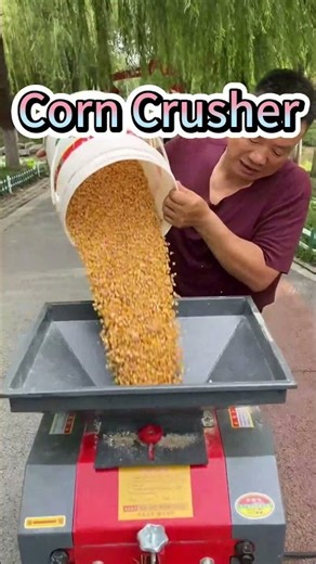 Corn Crusher Machine in Action | Efficient Grain Processing Equipment#corncrusher #agriculture