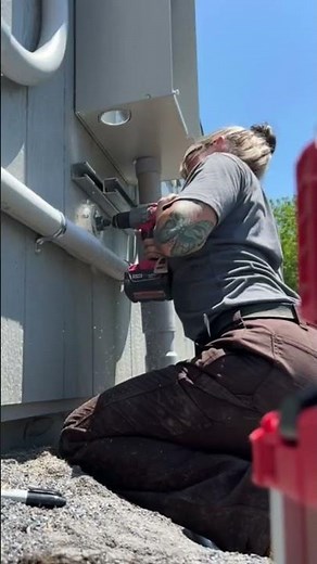 On this day a year ago… should I do one for this year 👀 #femaleelectrician