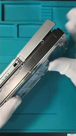 Installing Hard Disk Drive into the UniFi UNVR Caddy