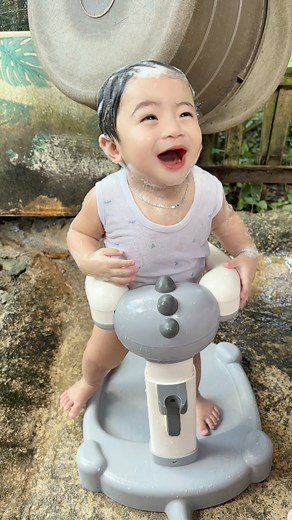 Ligo time | Mo more likot na si baby dahil sa kanyang Standing bath holder 😆 | Baby Aiverson