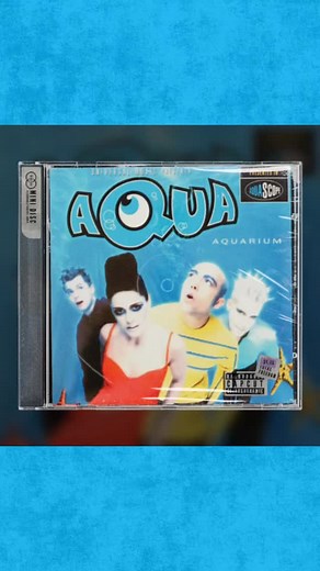 Aquarium är Aquas ikoniska debutalbum från 1997 – och starten på deras globala genombrott. Äkta 90-talsnostalgi ✨🤩💙 #aqua #aquarium #90tal #1997 #eurodance 90talsmusik 90talsnostalgi nostalgi svensknostalgi musiknostalgi popkultur minnesräddaren Denmark | Minnesräddaren