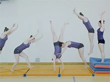 Geräteturnen – Boden: Rondat (Radwende) » mobilesport.ch