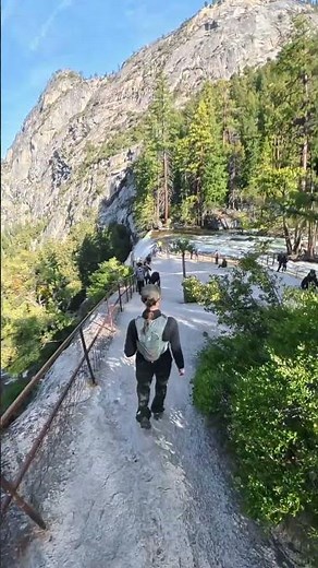 MIST TRIAL VERNAL FALLS | YOSEMITE 🌊🏞️🥾 #hikingadventures #hiking #yosemite #outdooradventure #hike