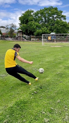 Grass or Synthetic pitches? 👀🌿 #football #soccer #futbol #baller #trending #viral #fyp #foryou #foryoupage #soccerkid #tomharrisfootball #
