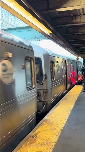 BMT Astoria: R46 (W) Train at Queensboro Plaza