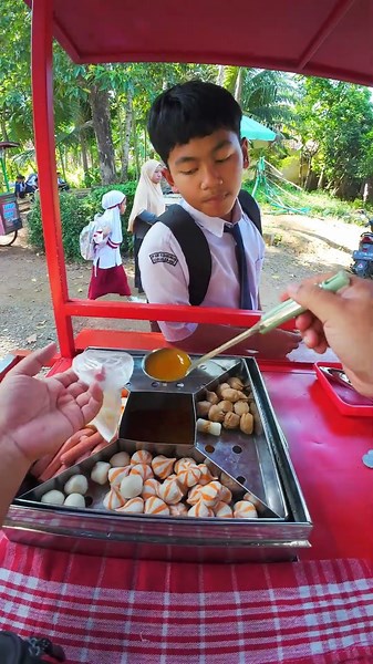 POV: Street Food Vendor in Indonesia | Syuka-Syuka Bakso Seafood#StreetFood #foodcarts #FoodShorts