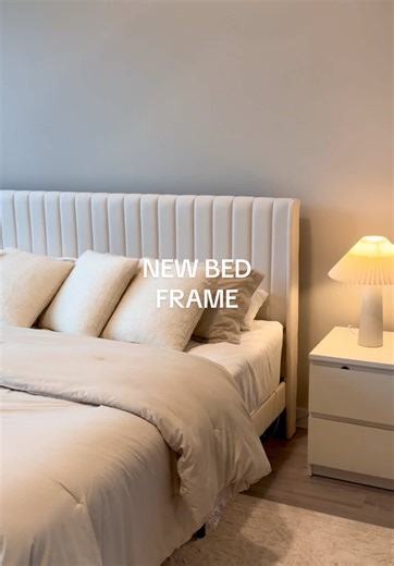 I’m obsessed with my new bed frame! It’s literally the most affordable one on TikTok Shop, and it actually looks aesthetic and modern ✨ Definitely a gem find! 🥰 #bedroom #bedroomdesign #bedroommakeover #homedecor #cozybedroom #bedroomdecor #bedframe #bedtime #furniturefinds #tiktokshopfinds