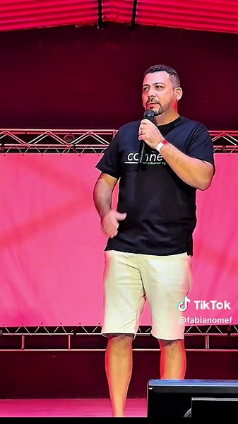 Stand Up Comedy Show: Engaging Brazilian Humor