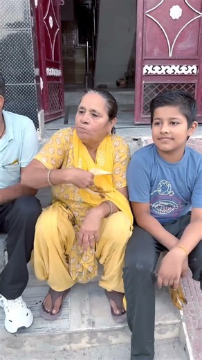 Introducing the "VitalWear SmartBand," a next-generation wearable gadget