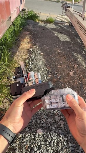 Portable Mini Compressor – No Tank, No Cables Power your pneumatic tools anywhere