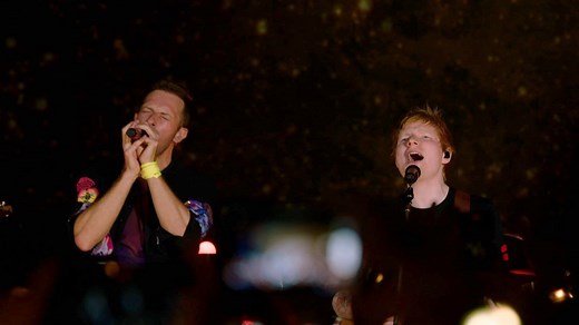 Ed Sheeran came onstage for Fix You a couple of weeks ago and I definitely had something in my eye 🥺 His new album = is brilliant. PH | Coldplay