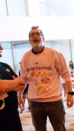 Purim is in the air! 🎉✡️ Rabbi Avi Taff is bringing the energy — and you’re invited! 📖 Megillah Reading Tomorrow Night: • 5:00 PM — Little ones • 6:00 PM — Older kids & families • 7:30 PM — 21 🍷 It’s going to be EPIC. Don’t miss it. 🕡️ Chag Purim Sameach 🍔🎭 | Sinai Temple