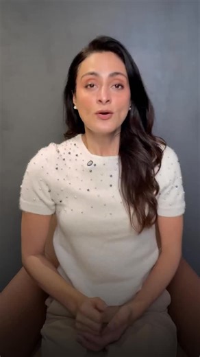 Dr. Aanchal Panth I Dermatologist on Instagram: "Moisturising serums for brightening dry dull skin ✨ *Dot and key strawberry niacinamide serum* #collab @dotandkey.skincare All ingredients in this serum are soothing and moisturising on the skin. So you get the benefits of lightening dark spots while hydrating the skin This will suit all skin types *Truderma absolute radiance serum* This serum contains niacinamide, alpha arbuton, curcumin and DGA which lighten dark spots. And glycerine allantoin t