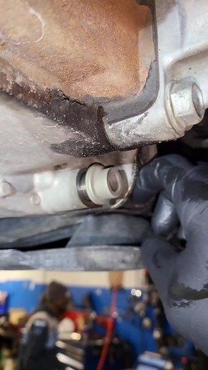 There Should Be Fluid In There BUD 😬🔧 #honda #odyssey #atf #nooil #thatsnotgood