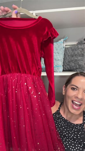 L.W. Clothing Company Sparkling Tulle and Velvet Dress for Toddlers and Girls Make your child shine with the L.W. Clothing Company Sparkling Tulle and Velvet Dress, designed specifically for toddlers and girls. This long sleeve ruffle occasion and party dress is perfect for holidays, birthdays, weddings, and special events. * Soft Velvet Bodice: The dress features a soft velvet bodice that provides comfort and a luxurious feel, ensuring your child feels great. * Sparkling Multi-Layered Tulle Ski