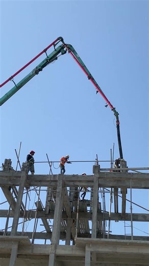 How to Control a Concrete Pump Boom for High-Level Roof Beams