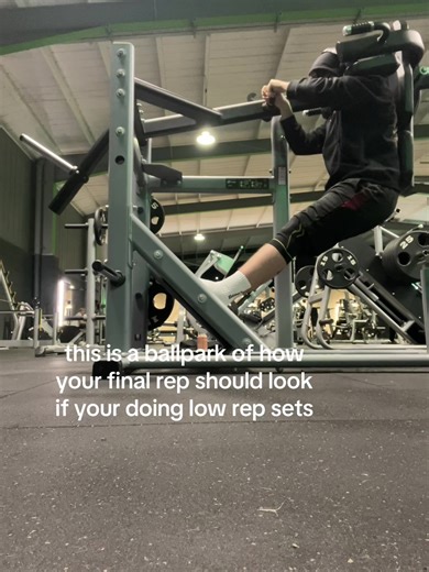 low rep sets require large levels of intensity if your doing low reps with half arsed intensity you wont grow AS MUCH also low reps doesnt mean shit form #fyp #gym #bodybuilding #trainhard