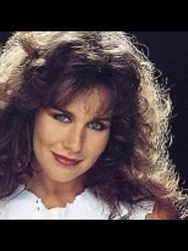 13 Sexy Photos of Linda Lusardi
