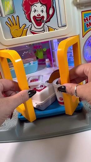1999 Playskool McDonald’s Drive Through Set #mcdonalds #nostalgia #asmr