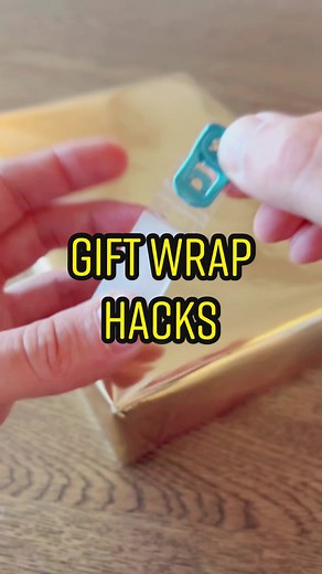 Christmas Present Wrapping Hacks & DIY Gift Ideas