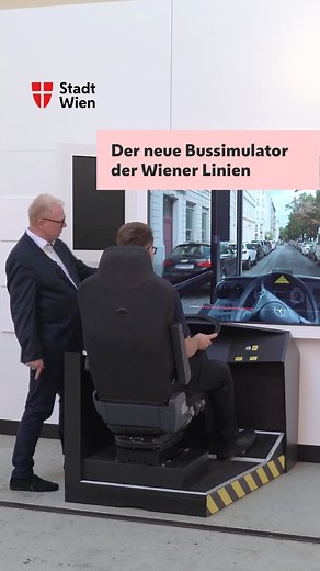 Wollt ihr wissen, wie es ist, einen XL-Gelenkbus durch die engen Gassen Wiens zu steuern? 🚌 Mit dem neuen Bussimulator der Wiener Linien könnt ihr das auf der Strecke des 13A probieren! Wir haben es bereits vorgemacht. 😎 Alle Infos auch unter www.wienerlinien.at/verkehrsmuseum-remise | Stadt Wien