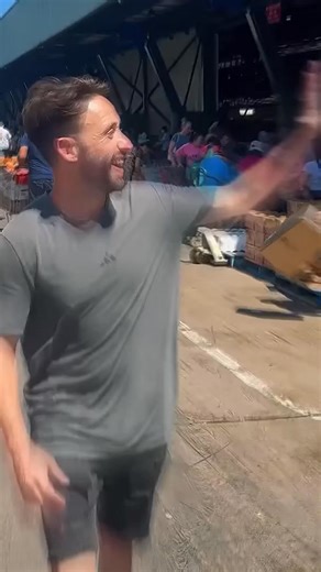 Your Fridge Called… It’s Craving the Good Stuff! Give it the upgrade it deserves – with vibrant, just-picked fruit and veg sourced from local Aussie legends and packed fresh each morning. ✅ Weekly price checks — so you always pay fair, never more ✅ Packed fresh on delivery day — like hitting the markets, minus the hassle ✅ Backing local farmers — every box celebrates Aussie growers Join the Dimples family and taste what fresh really means. Freshness that puts a smile on your plate! | Dimples.au