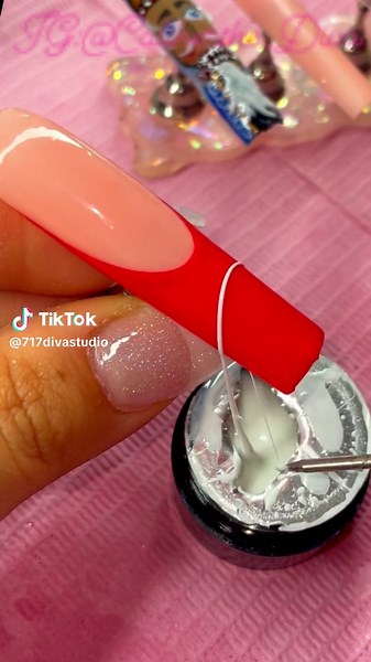 Diva Studio: Creative Nail Art and Hair Designs