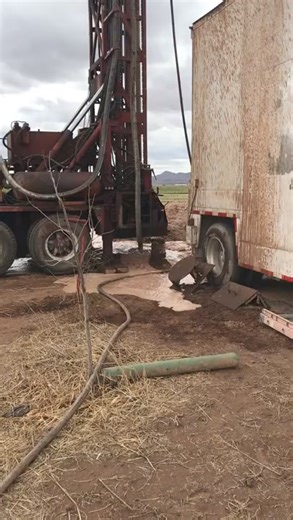 22K views · 196 reactions | ضغط الماء اثناء الحفر #حفر #فوراج #ارتوازية #تيباج #جعب #تيج #صولدا #روطاري #خباطة #دقاقة #زراعة #فلاحة #حفارة @أبرز المعجبين #فاس #روطاسيو #سطيف #الجزائر | الانابيب الخاصة بالابار الارتوازية | Facebook