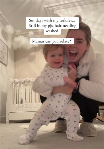 Mamas can you relate? Its been a day of entertaining little Vinnie, housework and wholesome dancing💃🏼 No time for showering and getting out my pjs🤣🙈 #fyp#mumsoftiktok#babytok#sundaychill#toddlerdance