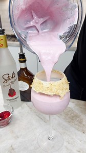 Raspberry Chocolate Milkshake | Tipsy Bartender