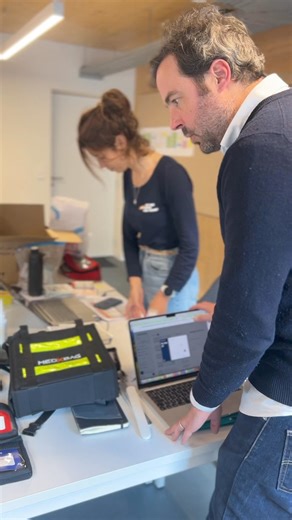 7.8K views · 80 reactions | Comment se soigner seul à bord d’un IMOCA lancé à pleine vitesse pour un tour du monde ?! 喙 Thomas a suivi une formation médicale spécifique. Et cette semaine, Marion (en charge de la logistique du bateau) a préparé avec Thomas Medx une trousse à pharmacie complète et connectée pour permettre à Thomas d’avoir tout ce qu’il faut pour soigner petits comme gros bobos. | Thomas Ruyant | Facebook