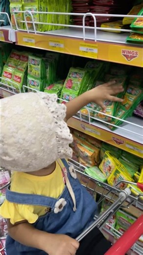 Adek lagi mborong 😂🙈 #harusberanda #trending #videoshort #funny #babygemesin